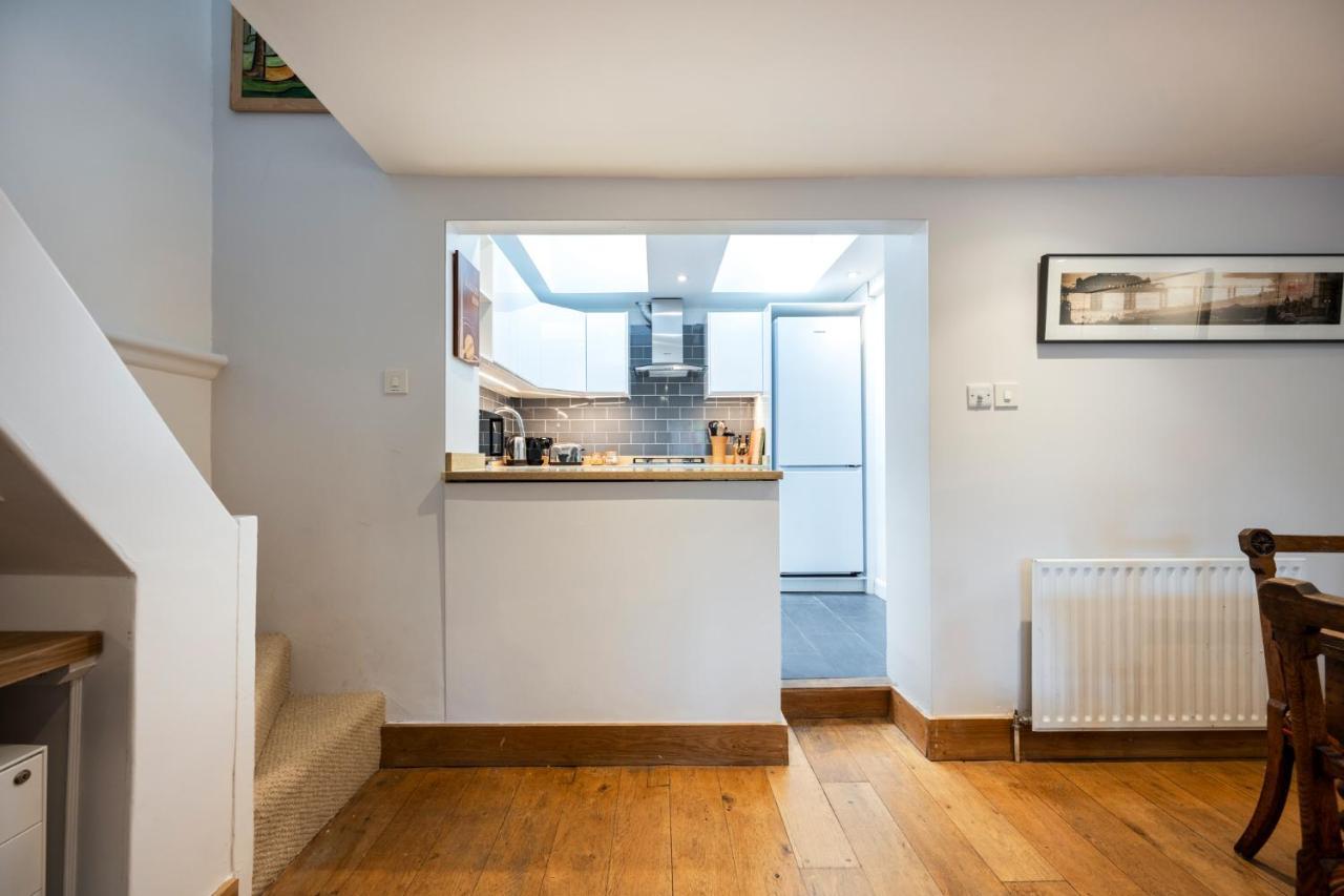 Delightful Bird Sisters Cottage With Free Parking Brighton Exterior photo