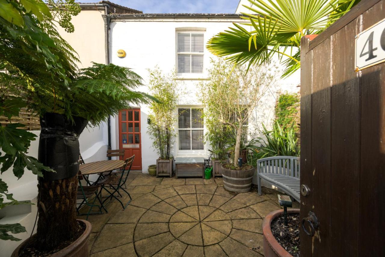 Delightful Bird Sisters Cottage With Free Parking Brighton Exterior photo